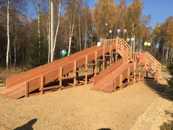 Зимняя горка SWAN-4 (Два спуска длиной 9,4 и 4,7 м)